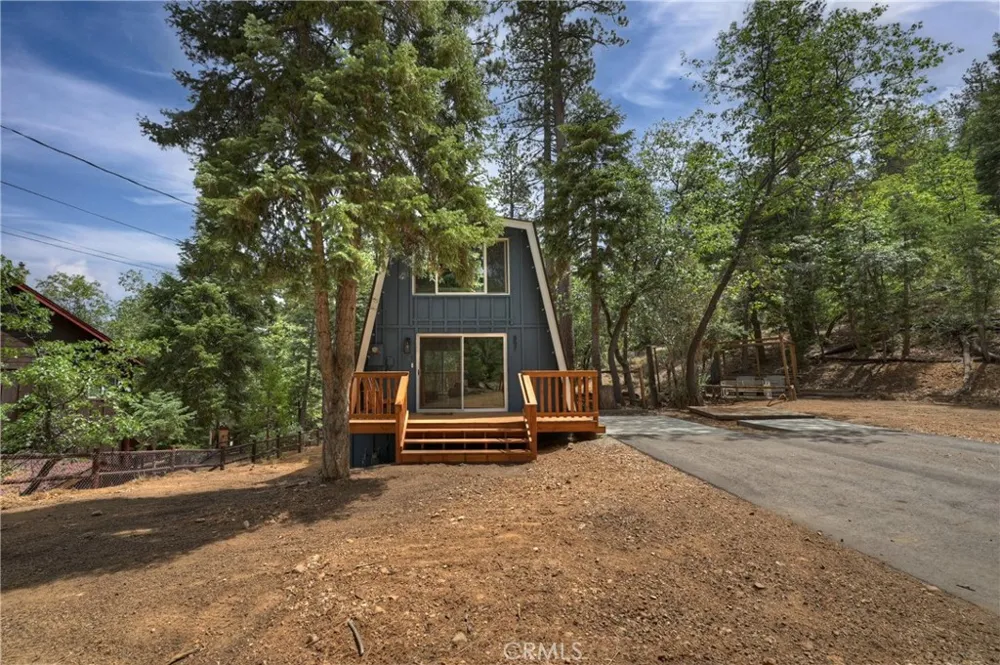 897 Ford Big Bear Lake, CA 92315