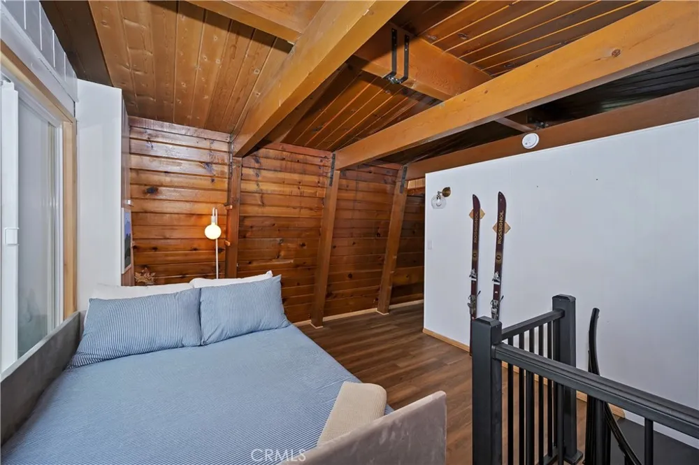 897 Ford Big Bear Lake, CA 92315