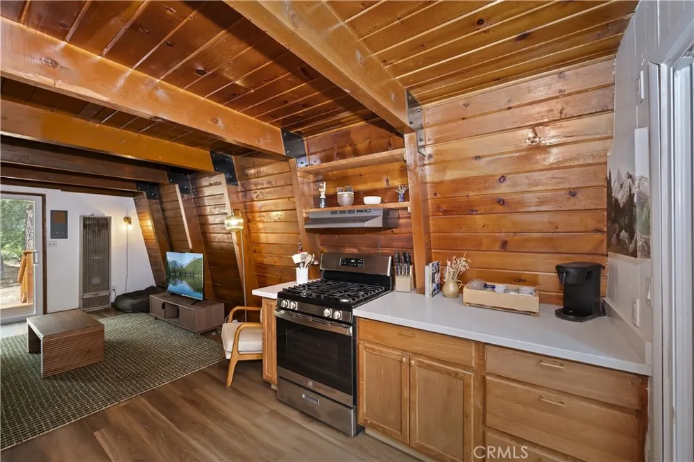897 Ford Big Bear Lake, CA 92315