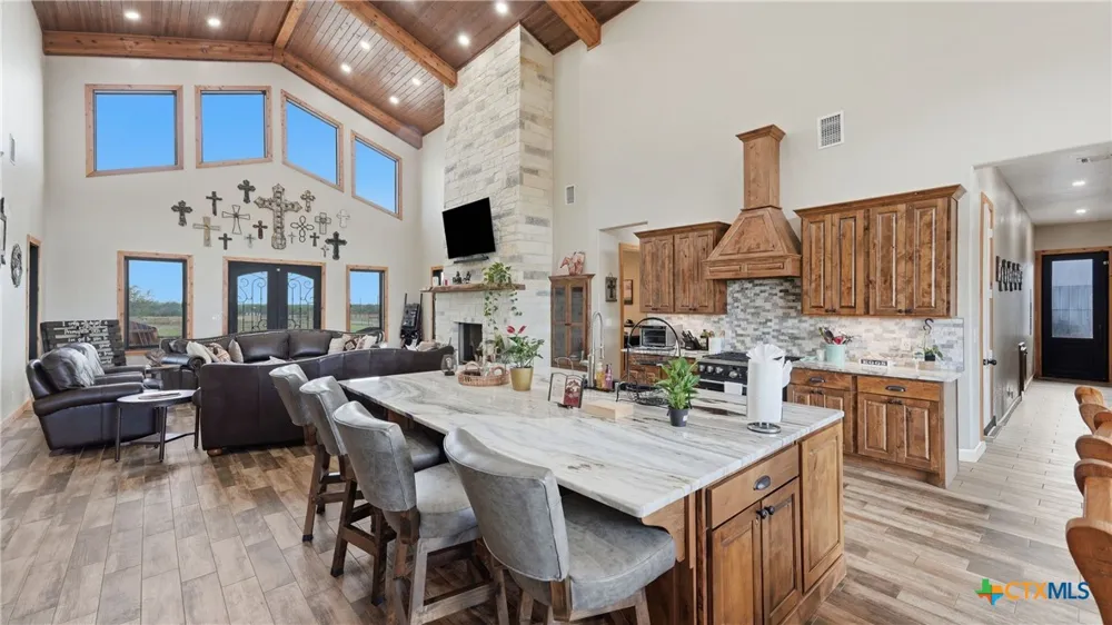 12093 Sulphur Springs Road Adkins, TX 78101