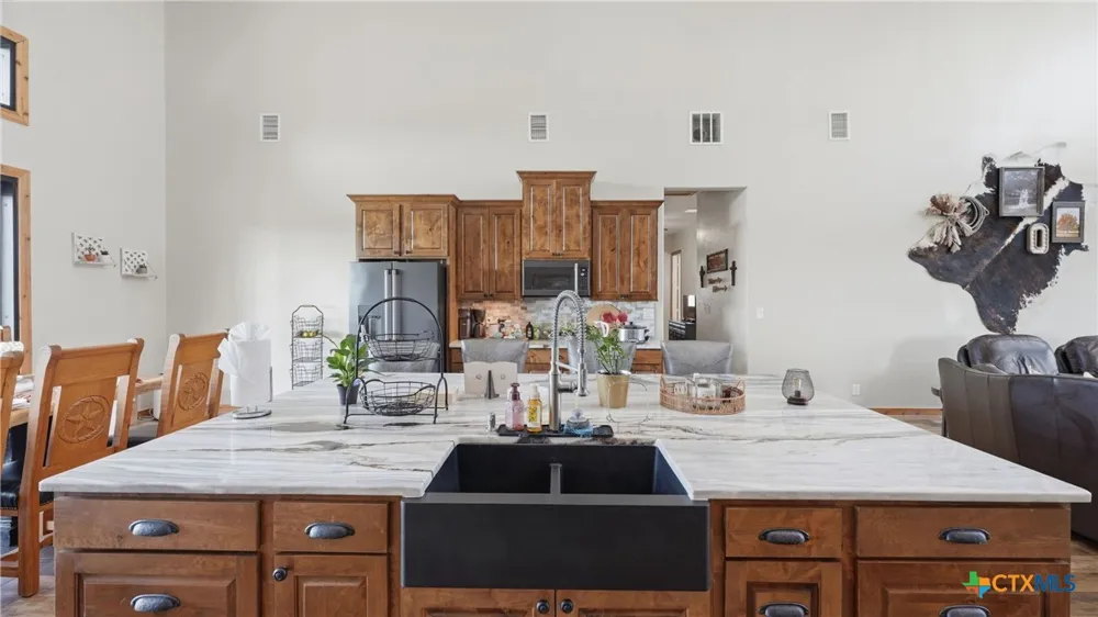 12093 Sulphur Springs Road Adkins, TX 78101