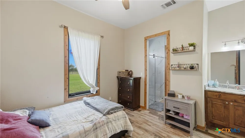 12093 Sulphur Springs Road Adkins, TX 78101