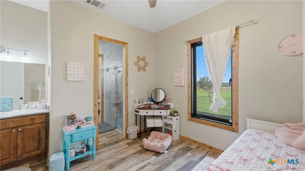 12093 Sulphur Springs Road Adkins, TX 78101