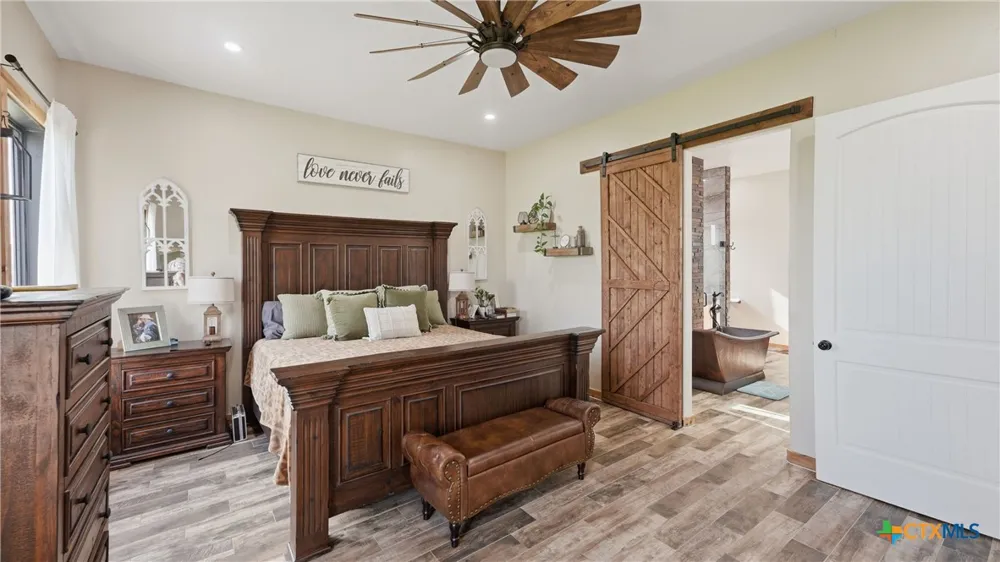 12093 Sulphur Springs Road Adkins, TX 78101