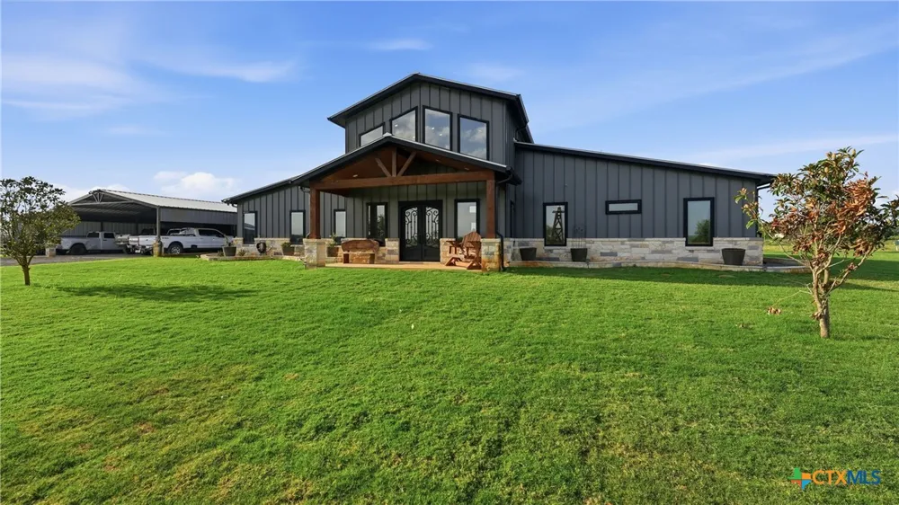 12093 Sulphur Springs Road Adkins, TX 78101