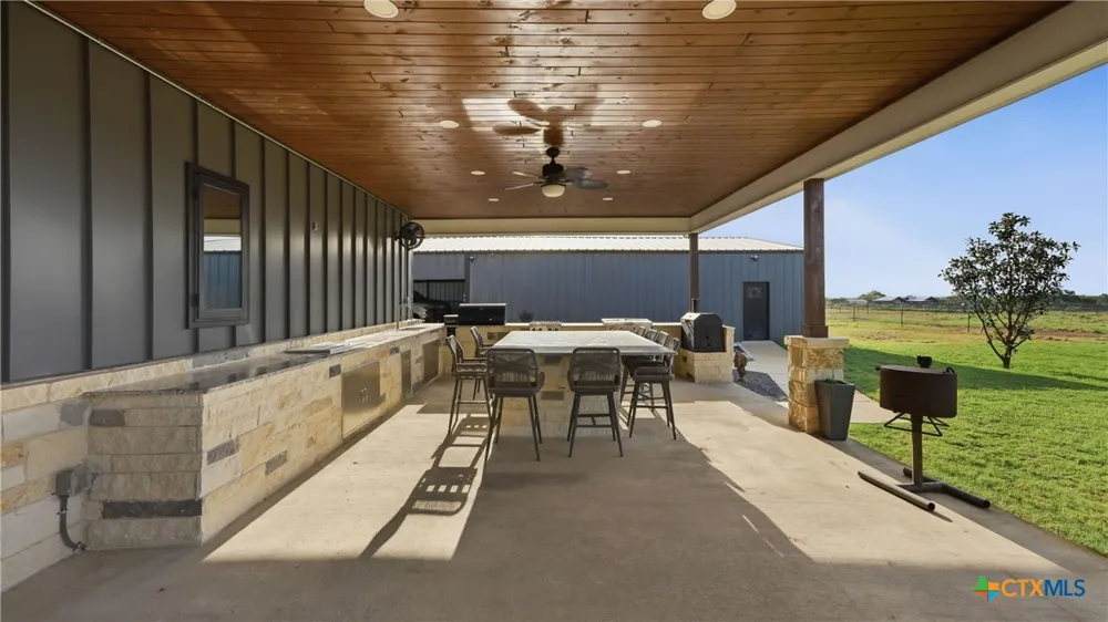 12093 Sulphur Springs Road Adkins, TX 78101