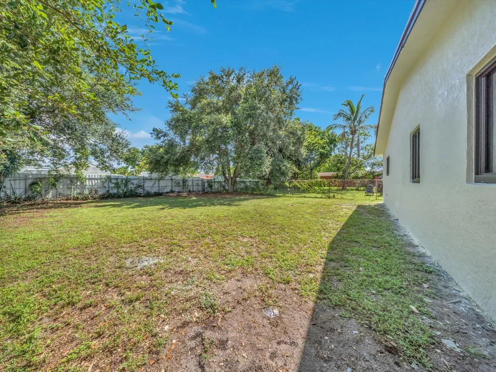 4531 SW 20th Street West Park, FL 33023