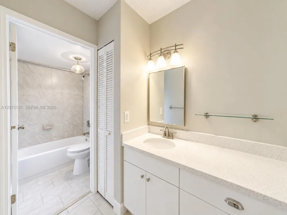 9285 SW 125th Ave #306 Miami, FL 33186