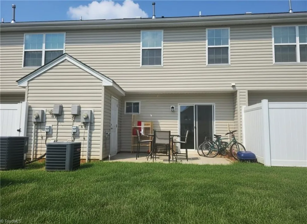 7345 Colleen Park Drive Whitsett, NC 27377