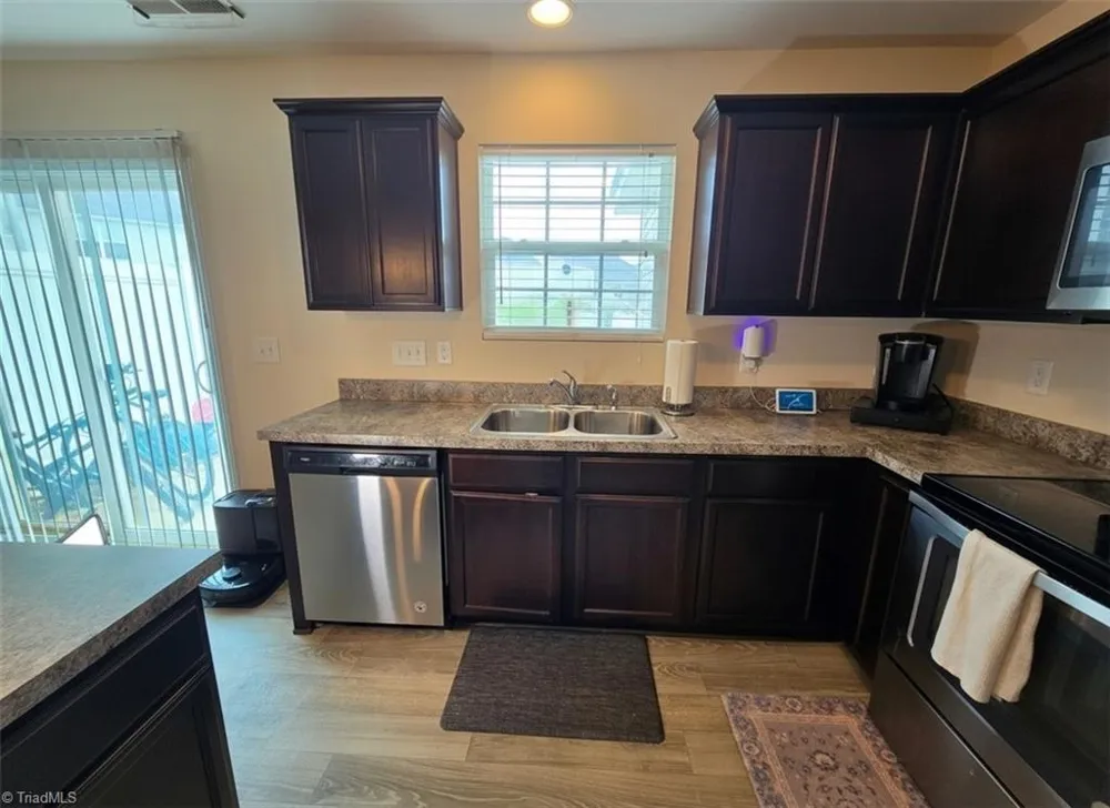 7345 Colleen Park Drive Whitsett, NC 27377