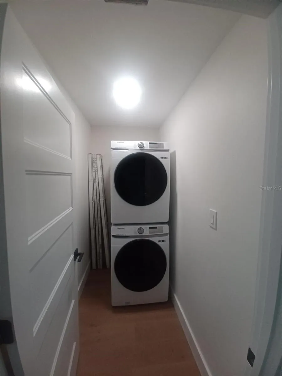 1833 PANDORA DRIVE Sarasota, FL 34231