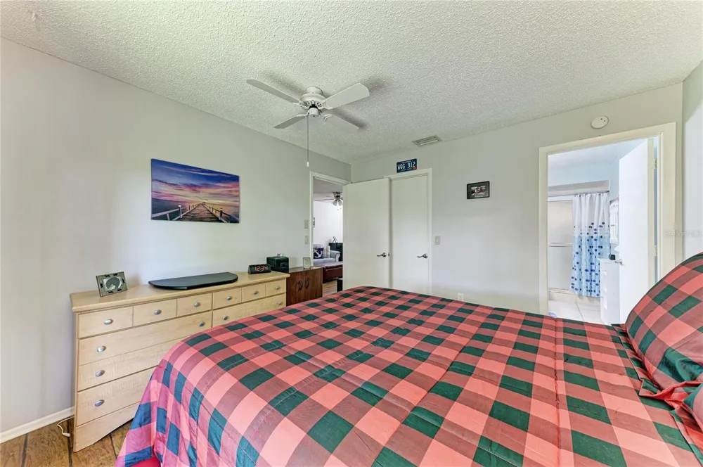 2808 60TH AVENUE W #802 Bradenton, FL 34207