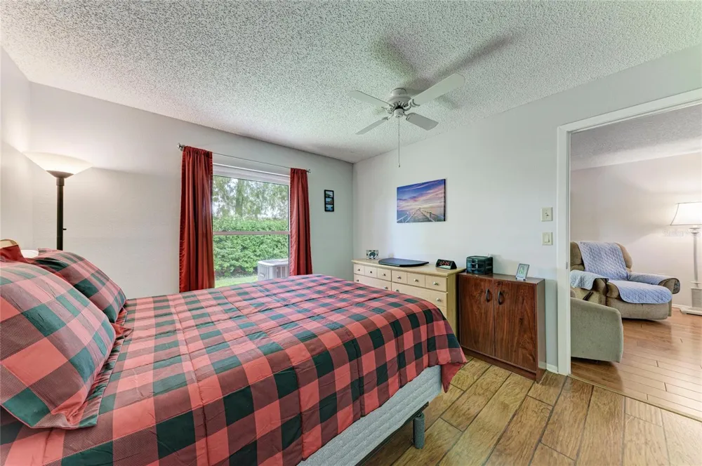 2808 60TH AVENUE W #802 Bradenton, FL 34207