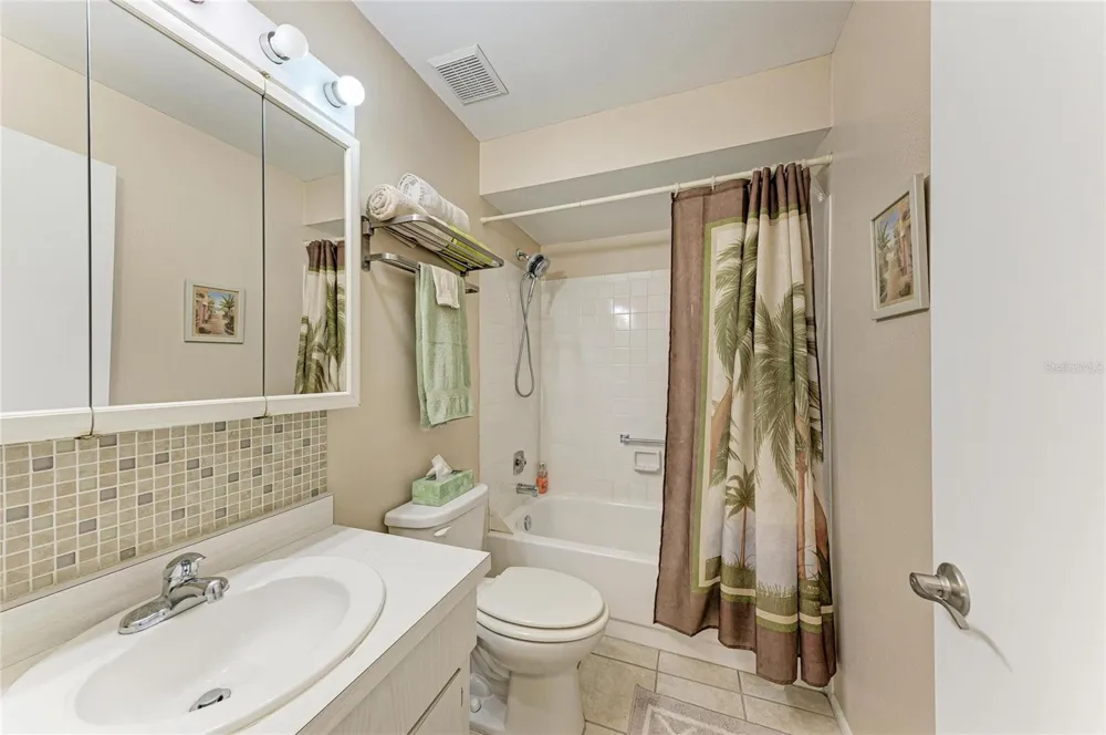 2808 60TH AVENUE W #802 Bradenton, FL 34207