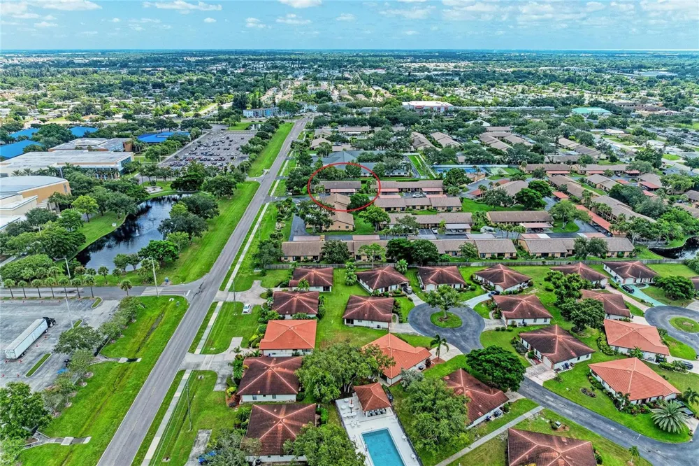 2808 60TH AVENUE W #802 Bradenton, FL 34207