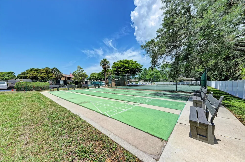 2808 60TH AVENUE W #802 Bradenton, FL 34207