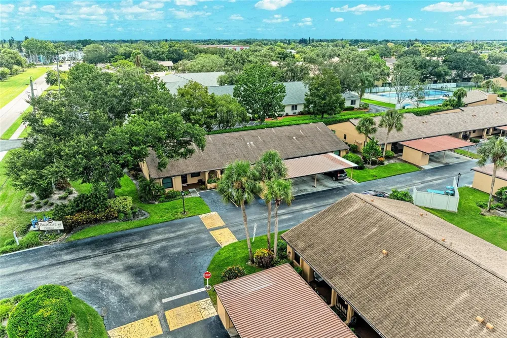 2808 60TH AVENUE W #802 Bradenton, FL 34207