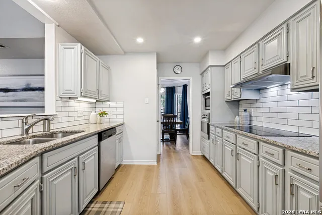 8823 Shade Tree San Antonio, TX 78254