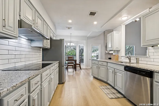 8823 Shade Tree San Antonio, TX 78254