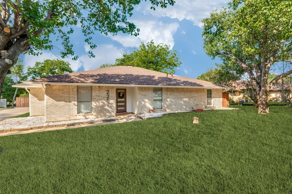 2257 Bolden Road Irving, TX 75060