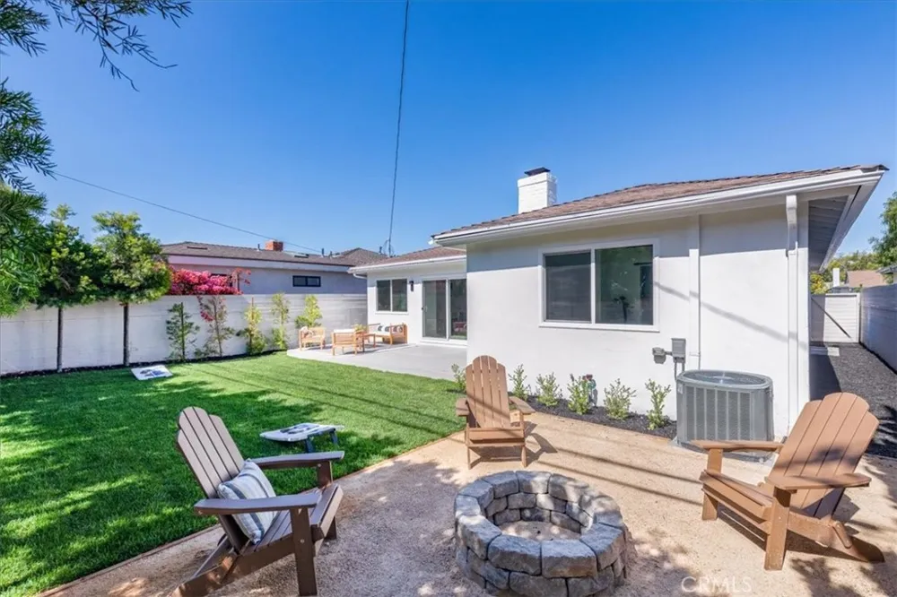 3861 S Norton Avenue Los Angeles, CA 90008