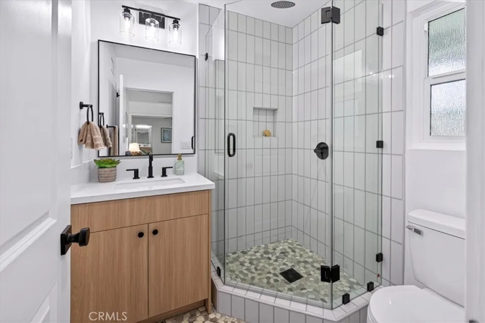 3861 S Norton Avenue Los Angeles, CA 90008