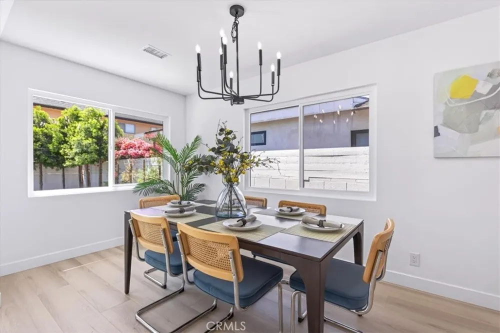 3861 S Norton Avenue Los Angeles, CA 90008