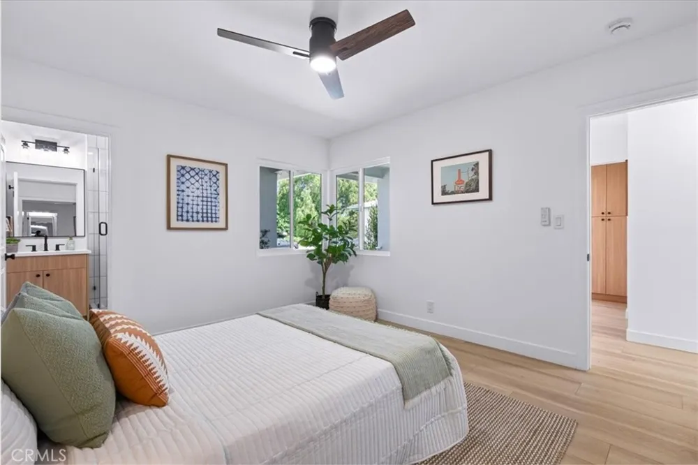 3861 S Norton Avenue Los Angeles, CA 90008