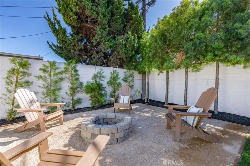 3861 S Norton Avenue Los Angeles, CA 90008