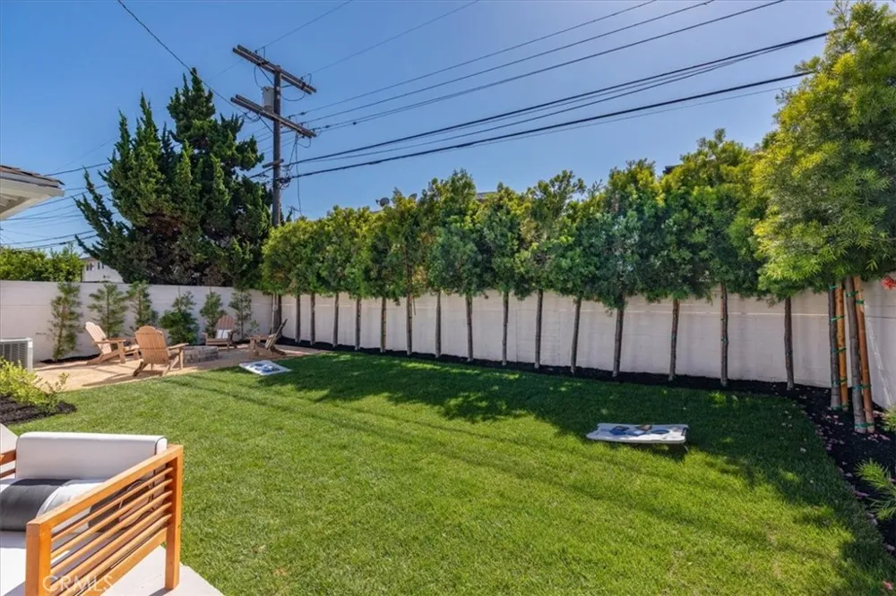 3861 S Norton Avenue Los Angeles, CA 90008