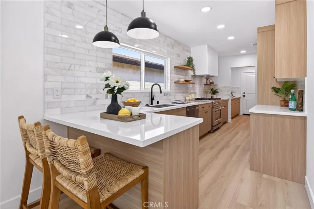 3861 S Norton Avenue Los Angeles, CA 90008
