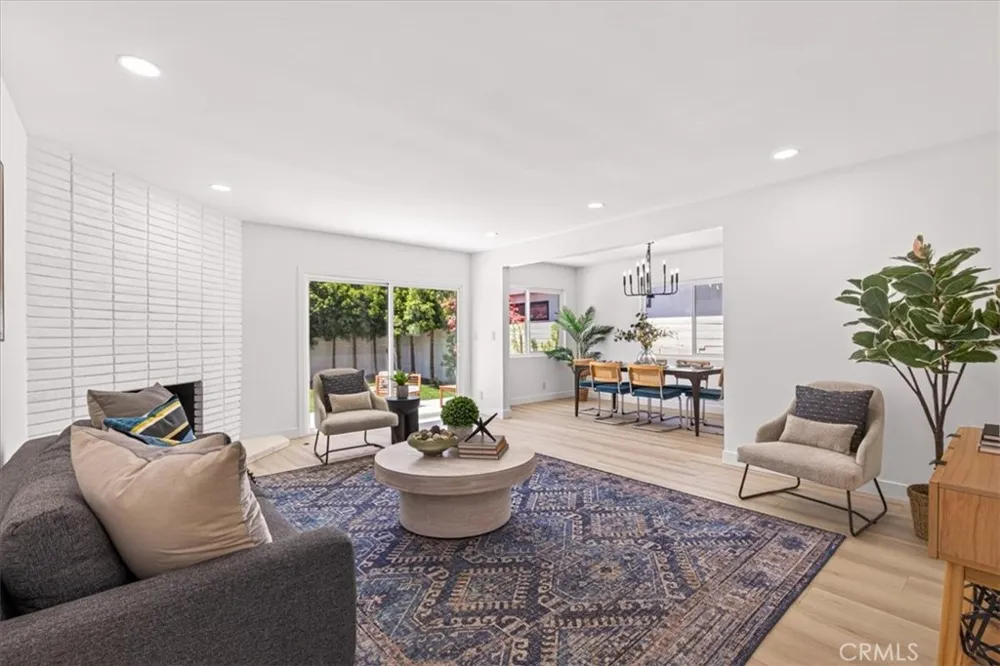 3861 S Norton Avenue Los Angeles, CA 90008