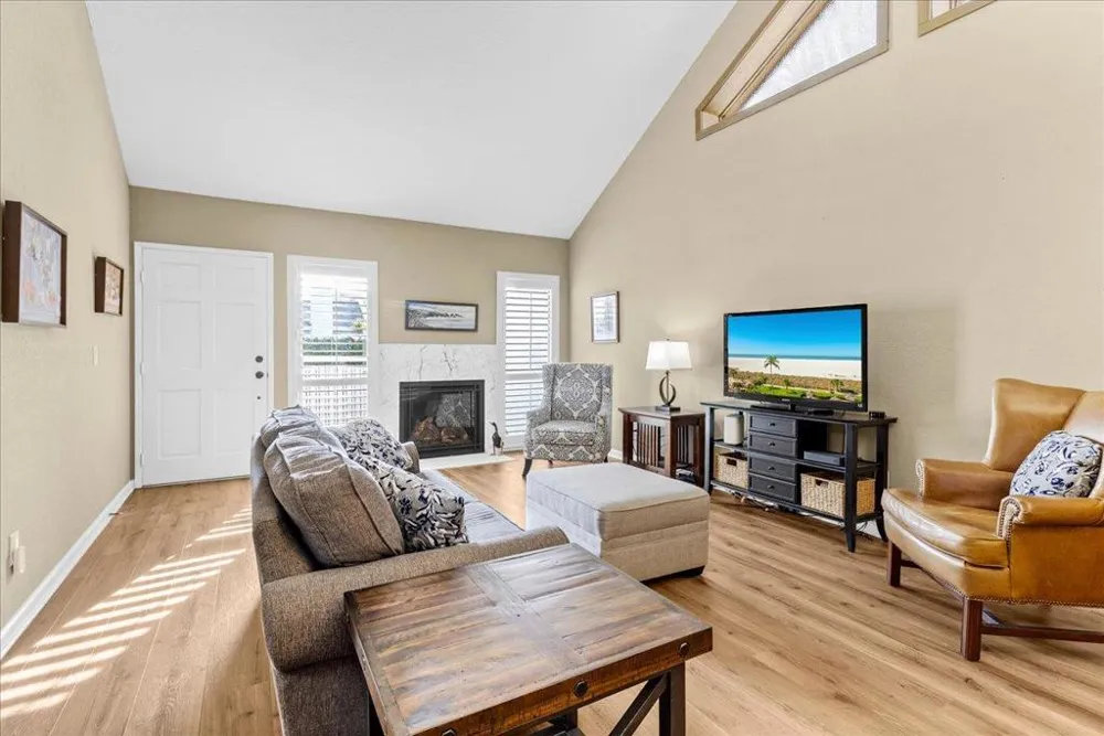 4000 Rio Road #26 Carmel, CA 93923