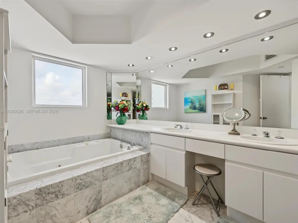 16445 Collins Ave #828 Sunny Isles Beach, FL 33160