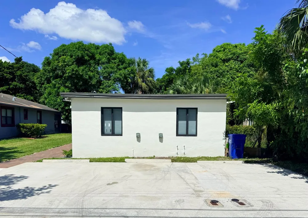 605 NW 15TH Pompano Beach, FL 33069