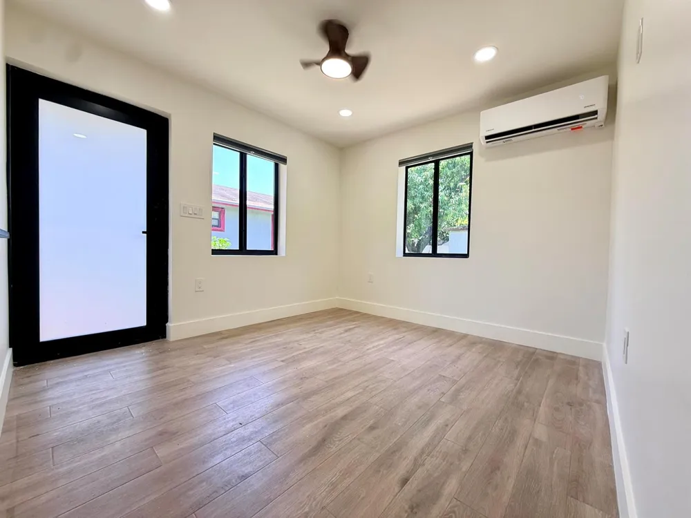 605 NW 15TH Pompano Beach, FL 33069