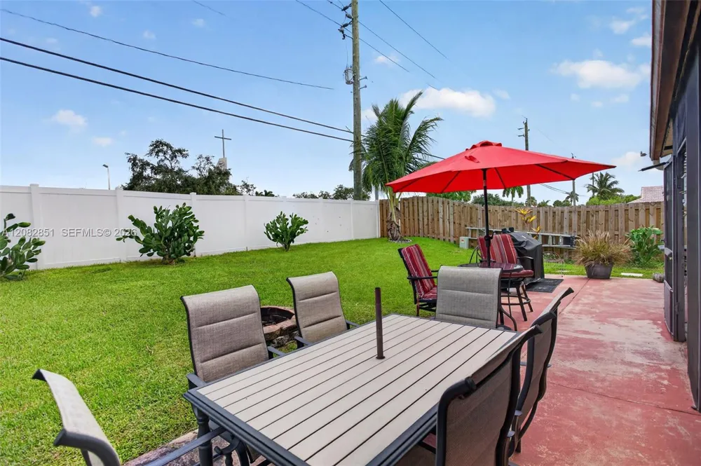 7913 NW 20th St Margate, FL 33063