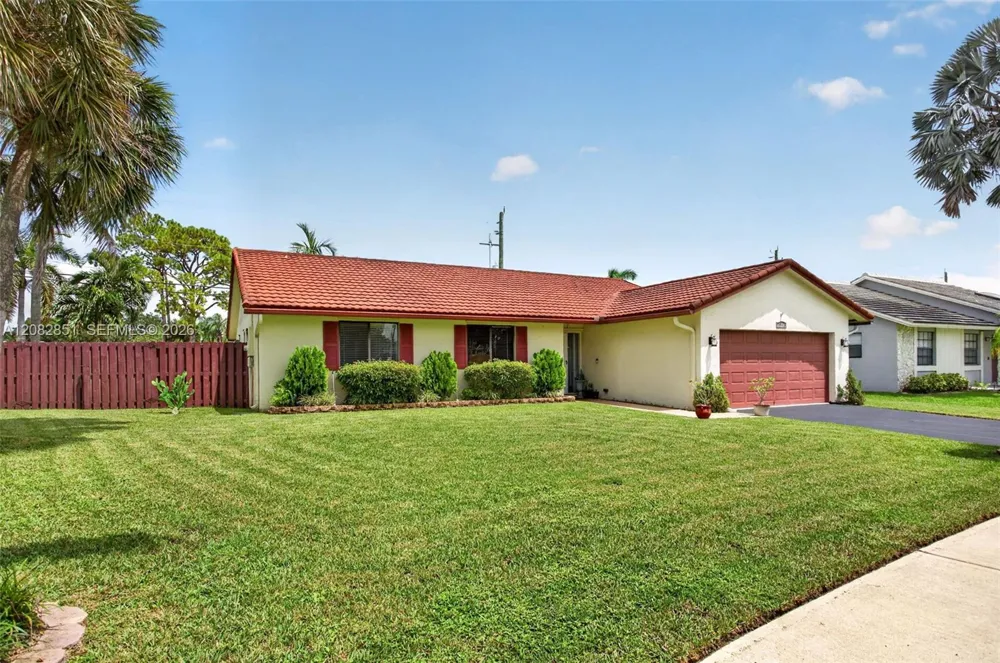 7913 NW 20th St Margate, FL 33063