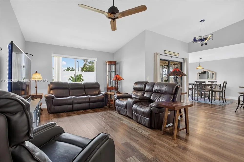 7913 NW 20th St Margate, FL 33063