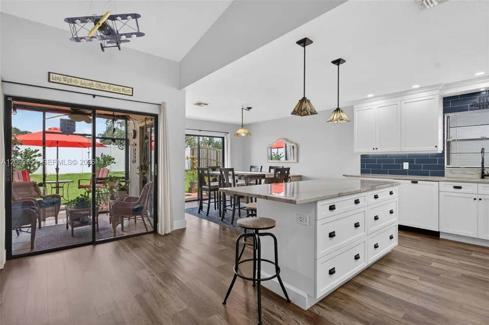 7913 NW 20th St Margate, FL 33063