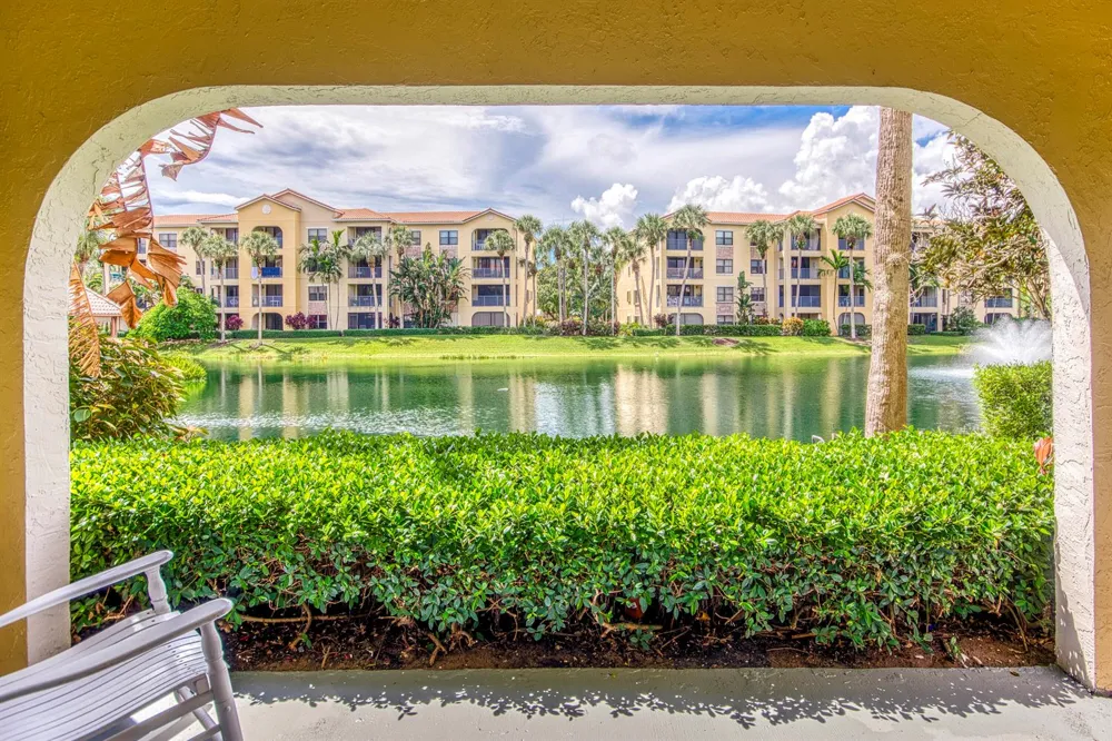 800 Uno Lago Drive #105 Juno Beach, FL 33408