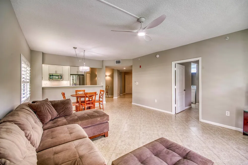 800 Uno Lago Drive #105 Juno Beach, FL 33408