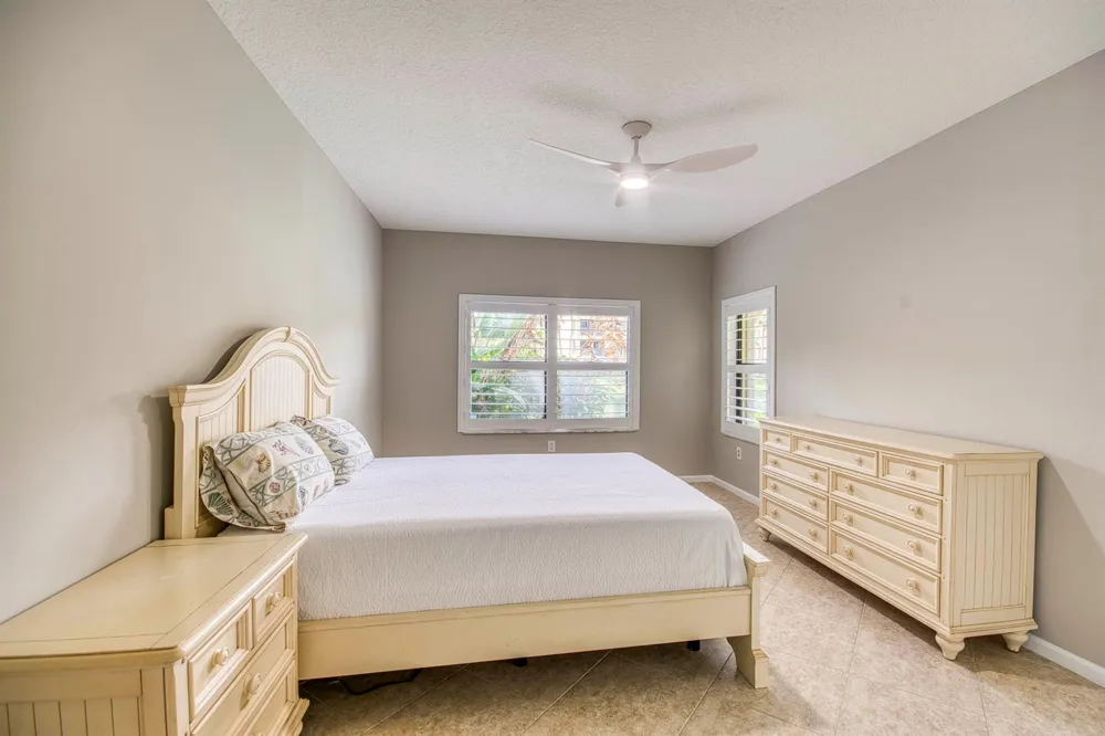 800 Uno Lago Drive #105 Juno Beach, FL 33408