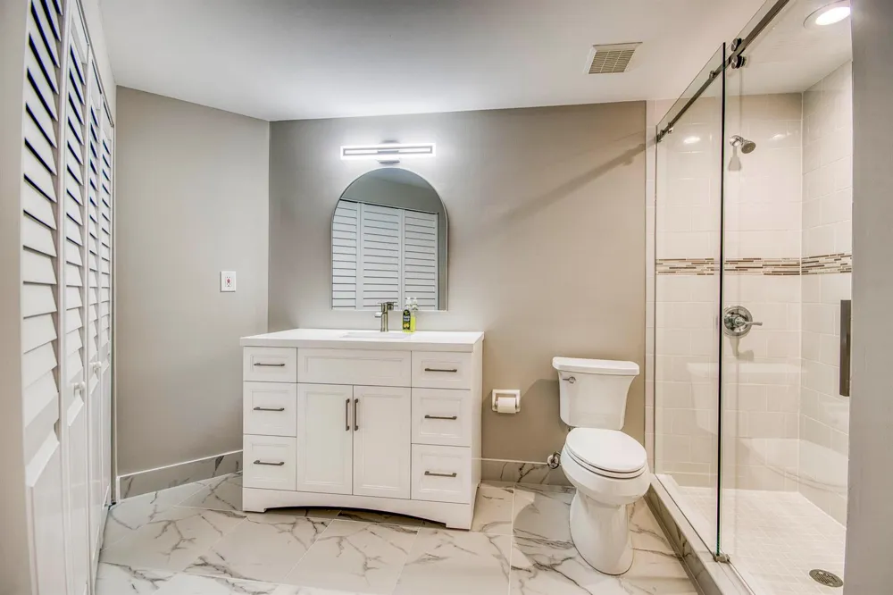 800 Uno Lago Drive #105 Juno Beach, FL 33408