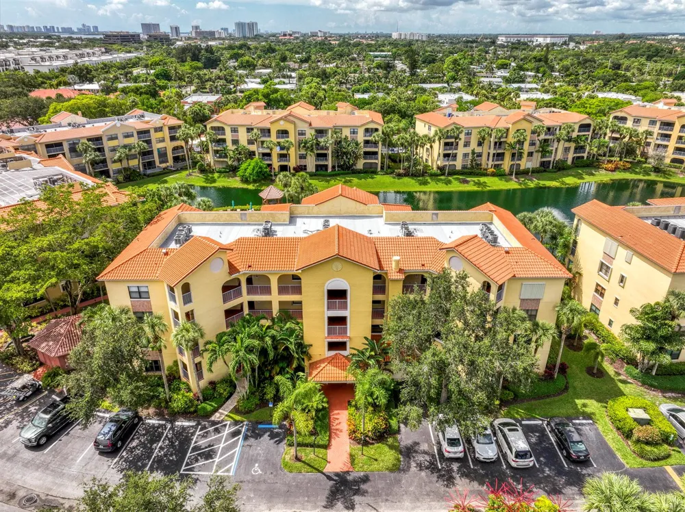 800 Uno Lago Drive #105 Juno Beach, FL 33408