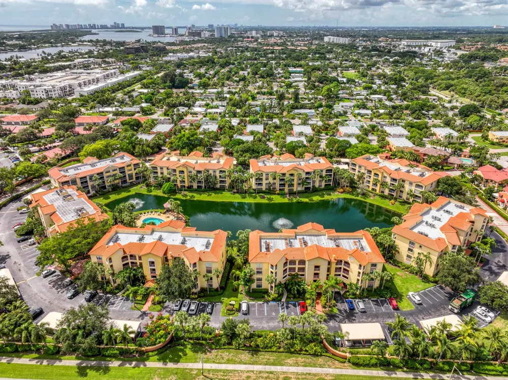 800 Uno Lago Drive #105 Juno Beach, FL 33408