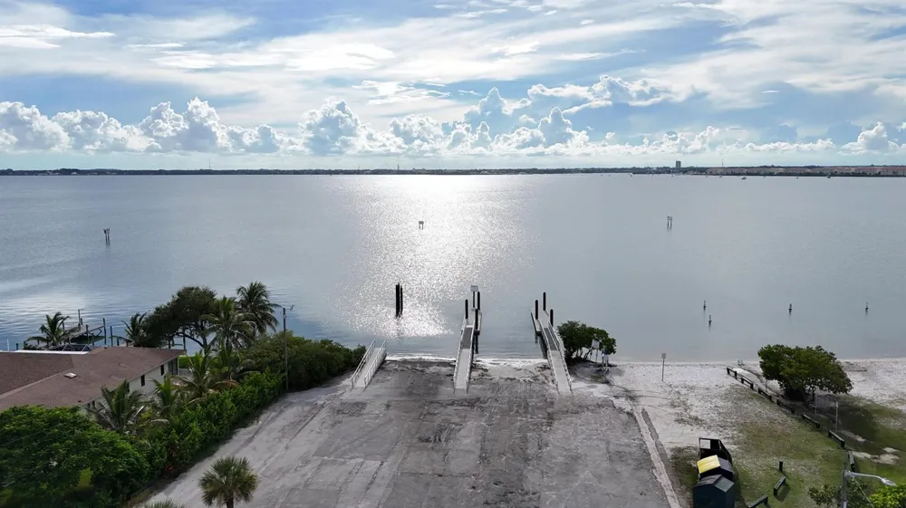 1811 MELALEUCA DRIVE Fort Pierce, FL 34949