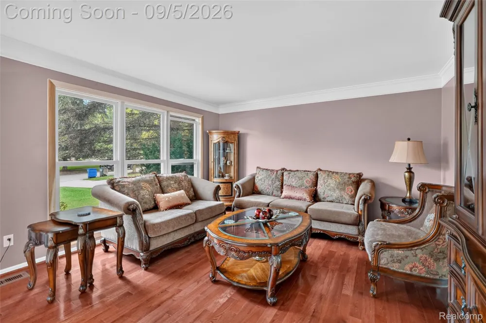 48323 Red Run Drive Canton Charter Township, MI 48187