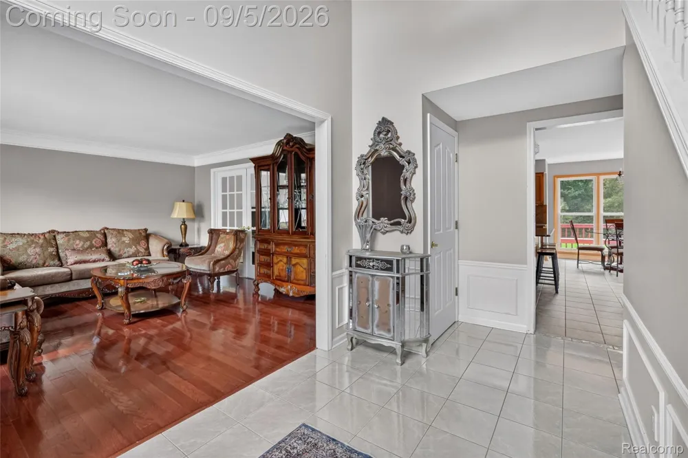 48323 Red Run Drive Canton Charter Township, MI 48187