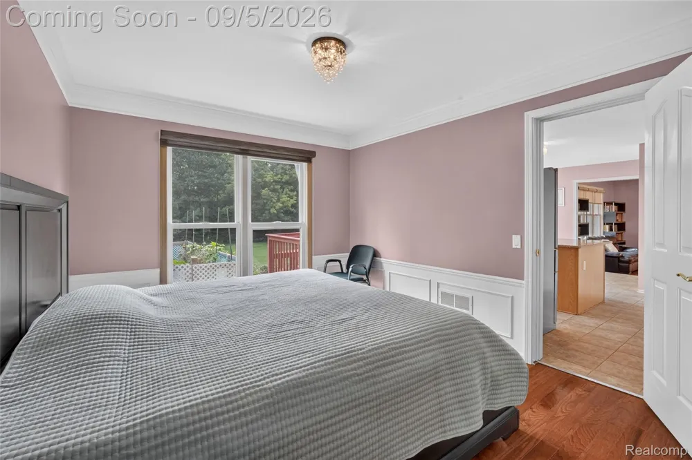 48323 Red Run Drive Canton Charter Township, MI 48187